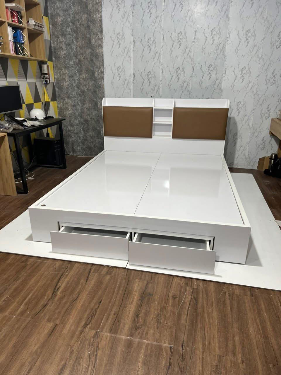 ร้านมิติเฟอร์นิเจอร์ รับผลิตเฟอร์นิเจอร์สั่งทำตามแบบ เคาน์เตอร์ ตู้โชว์สินค้า โดยช่างมืออาชีพ งานละเอียด ใช้วัสดุเกรดพรีเมียม ตอบโจทย์ทุกดีไซน์เพื่อธุ [..]